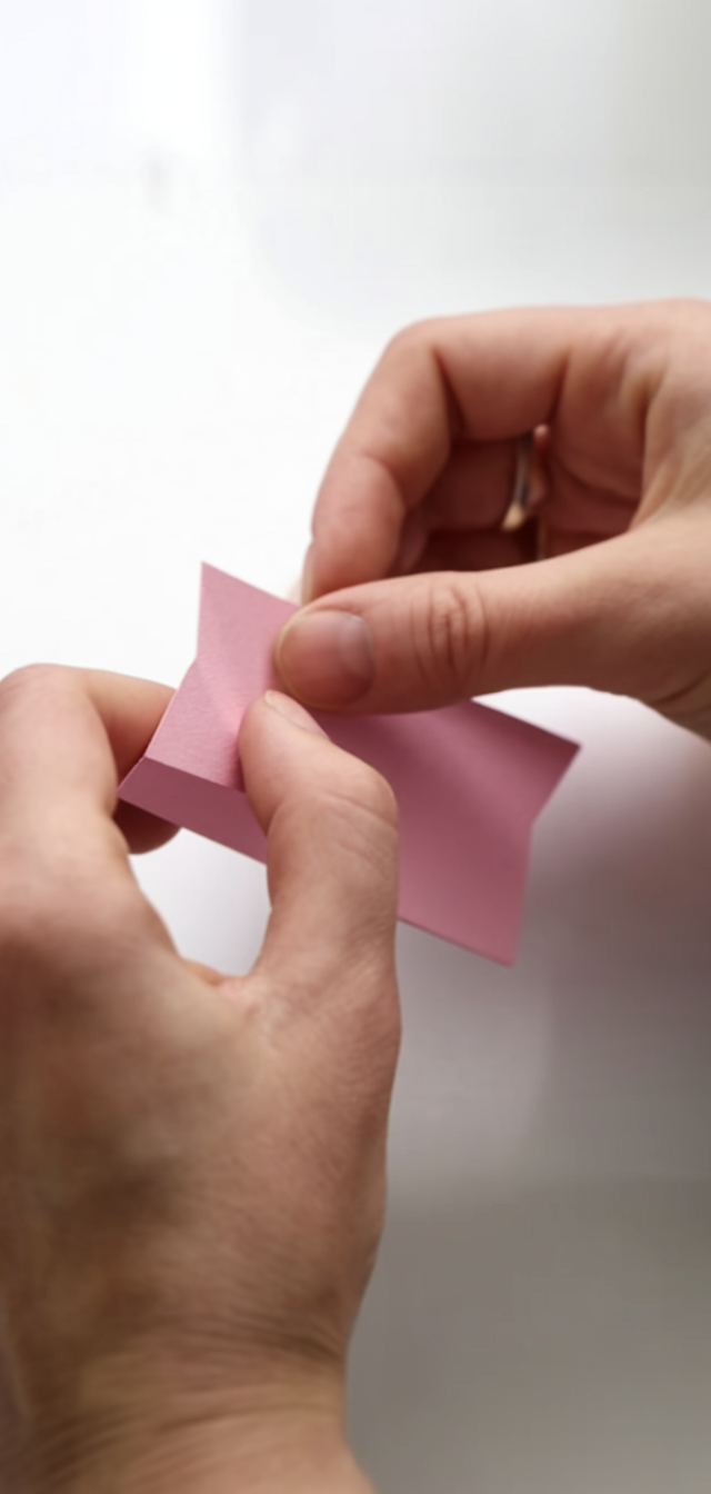 How to Make An Easy Crepe-Paper Flowers