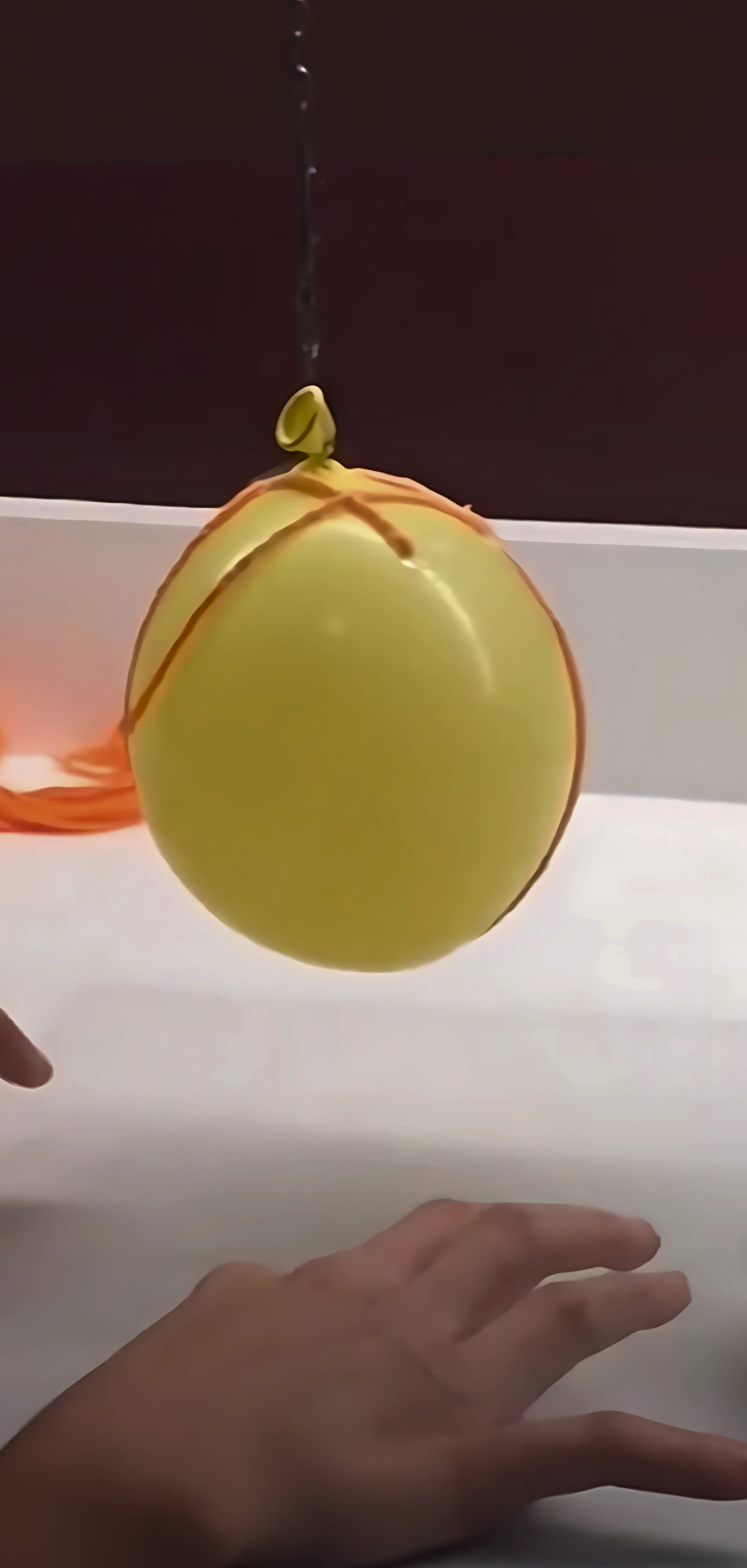 How to Make Yarn Pumpkins Using Balloons
