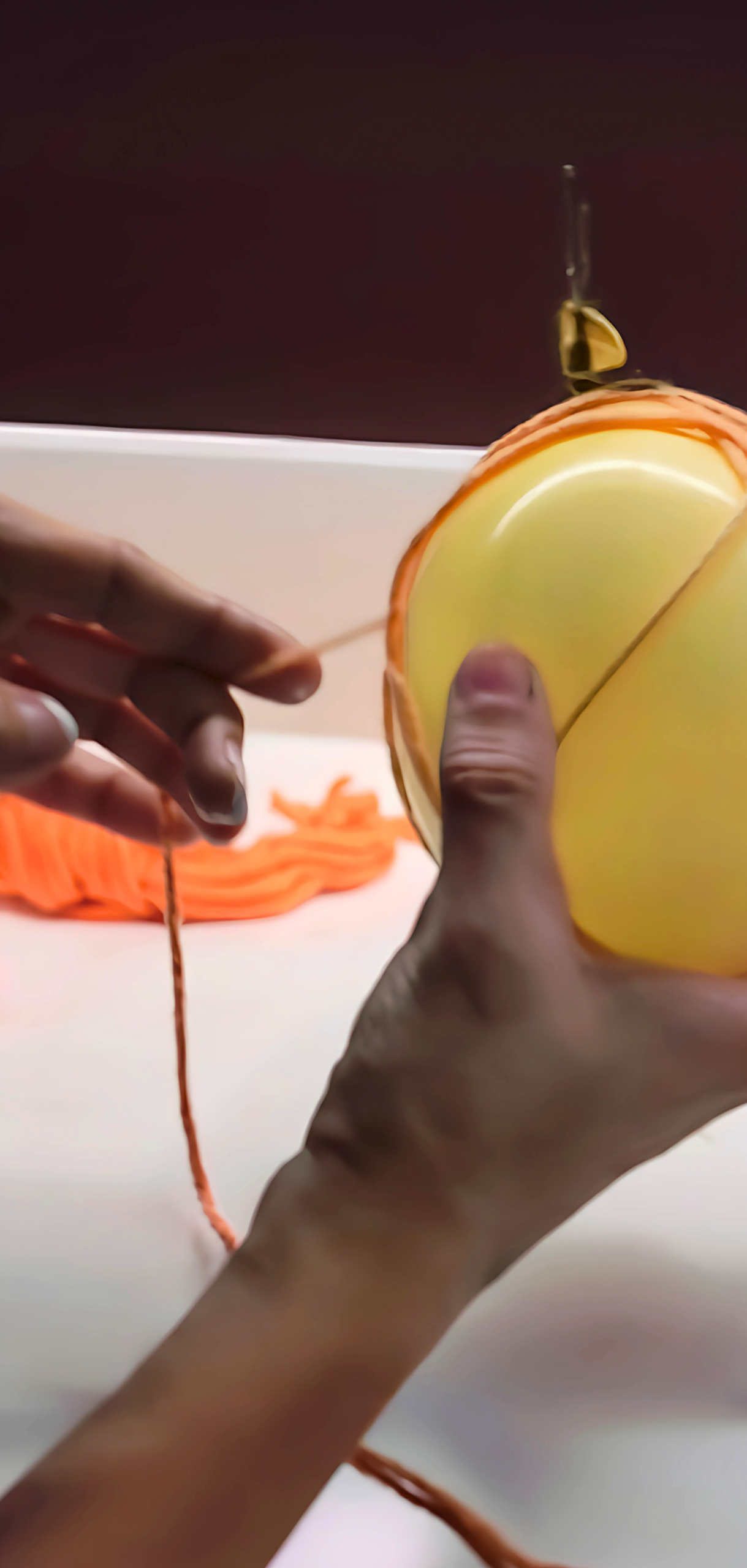 How to Make Yarn Pumpkins Using Balloons