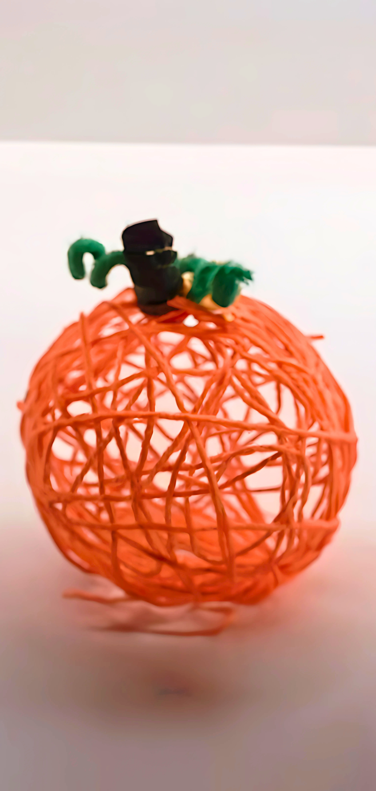 How to Make Yarn Pumpkins Using Balloons