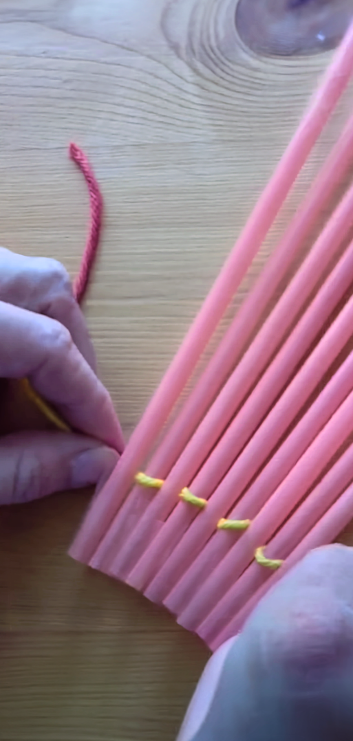 How to Weave with Drinking Straws and Yarn