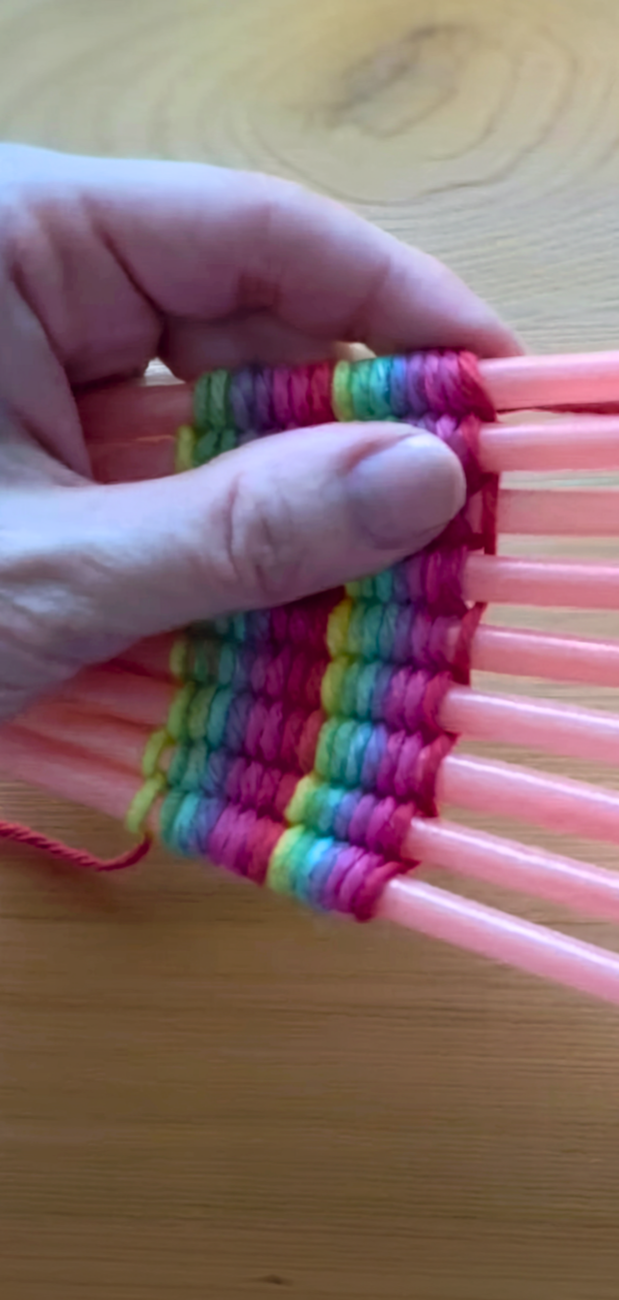How to Weave with Drinking Straws and Yarn
