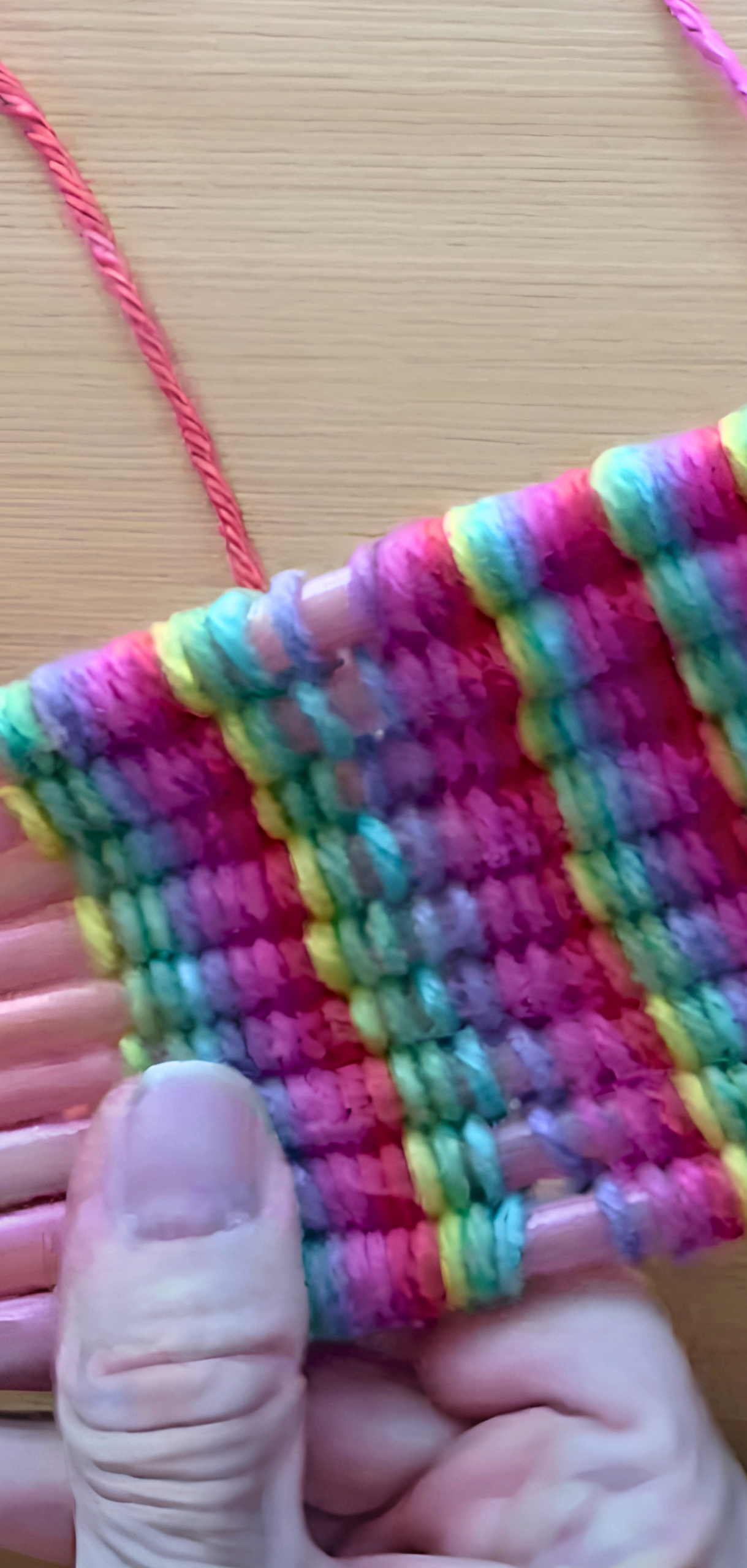 How to Weave with Drinking Straws and Yarn