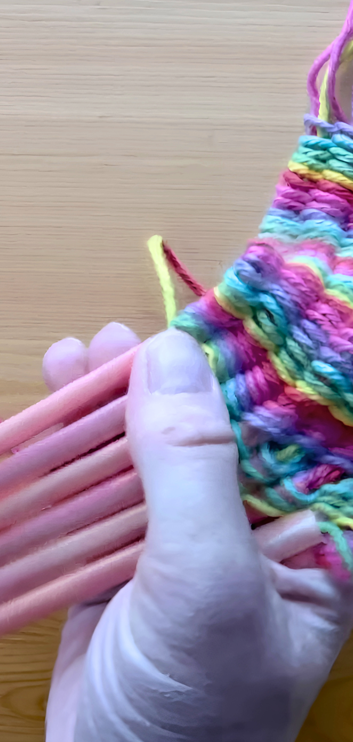 How to Weave with Drinking Straws and Yarn