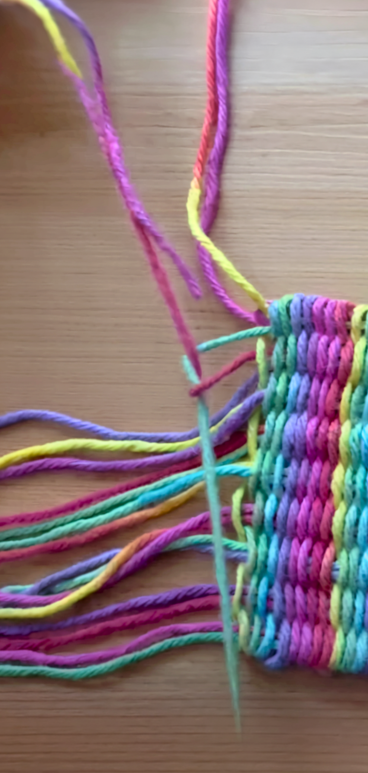 How to Weave with Drinking Straws and Yarn