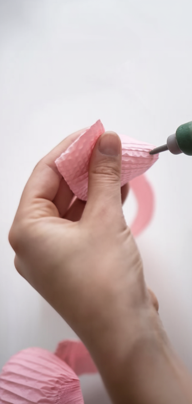 How to Make An Easy Crepe-Paper Flowers