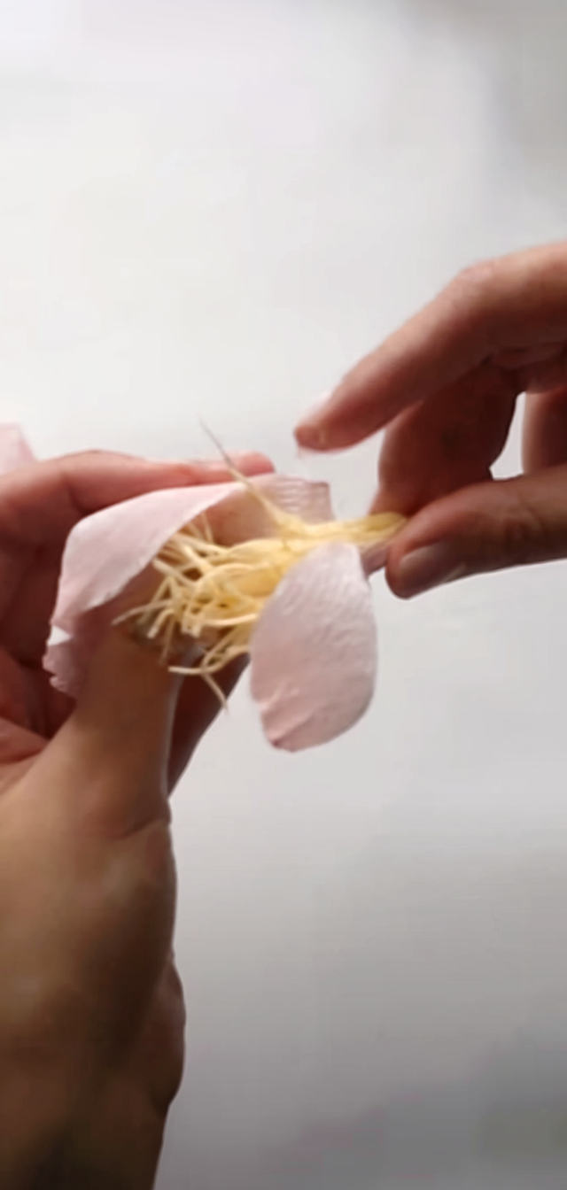 How to Make An Easy Crepe-Paper Flowers