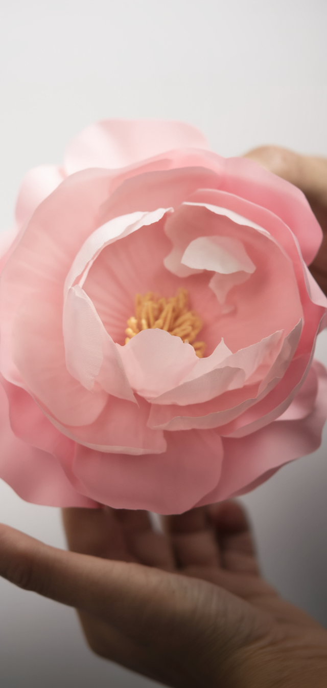 How to Make An Easy Crepe-Paper Flowers