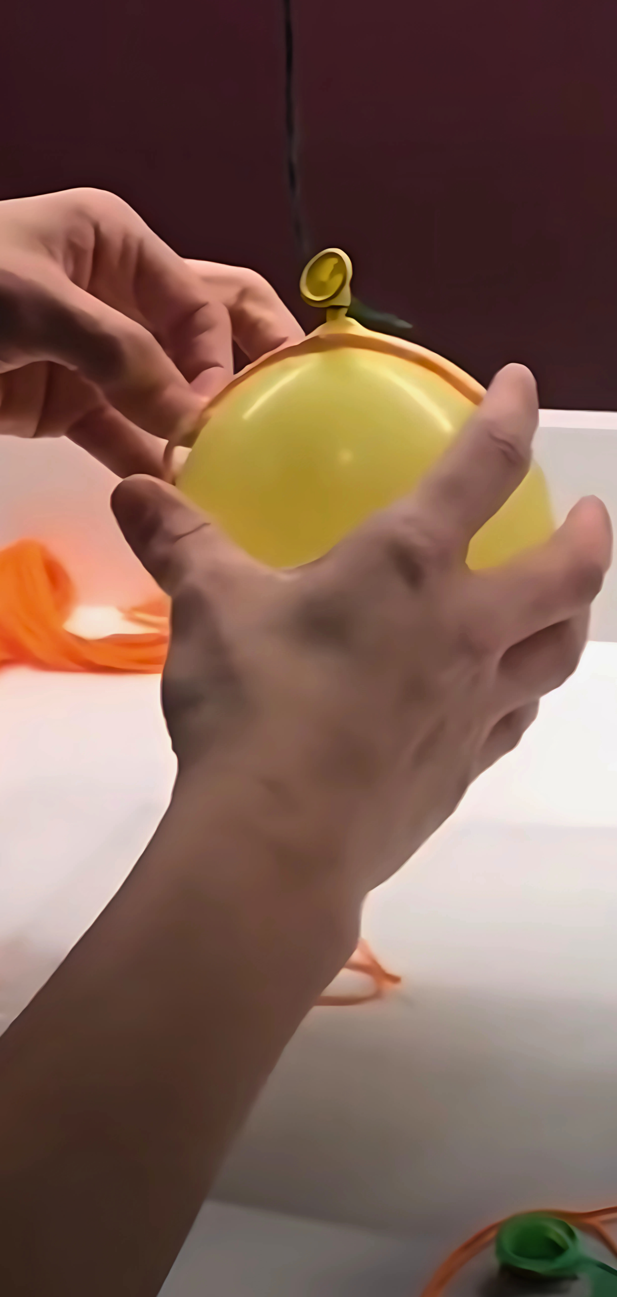 How to Make Yarn Pumpkins Using Balloons
